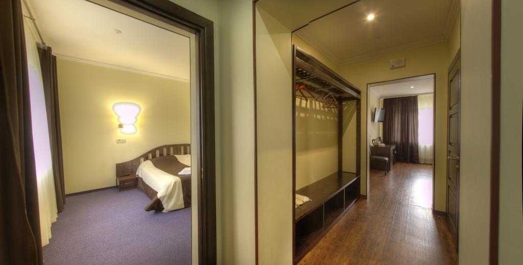 מלון Home Hotel 3*