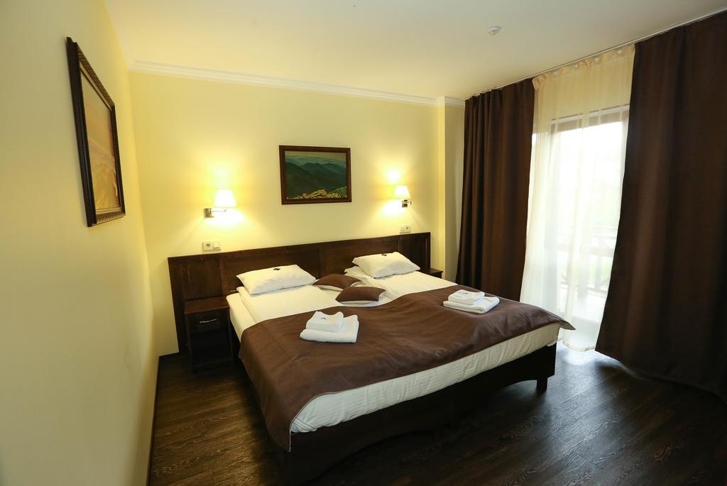 Home Hotel בוקובל