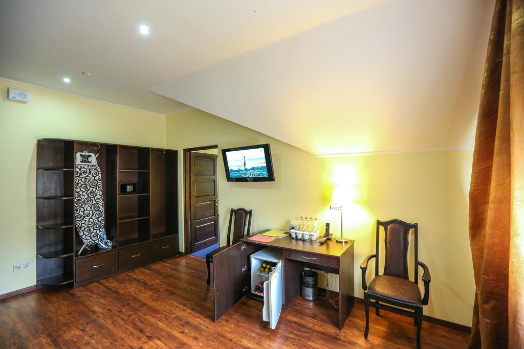 Home Hotel 3*