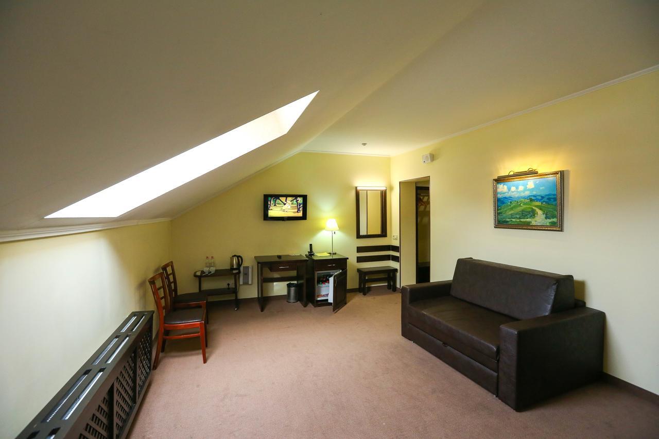 Home Hotel מלון בוקובל