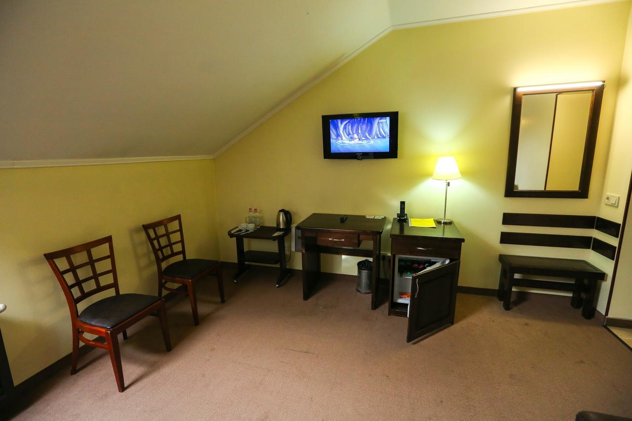 Home Hotel